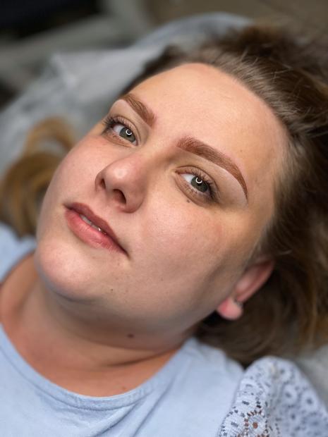 SZKOLENIE PODSTAWOWE MAKIJAŻ PERMANENTNY BRWI (BASIC BROWS)