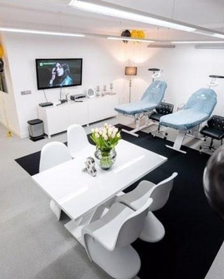 ACADEMY BEAUTY & BODY