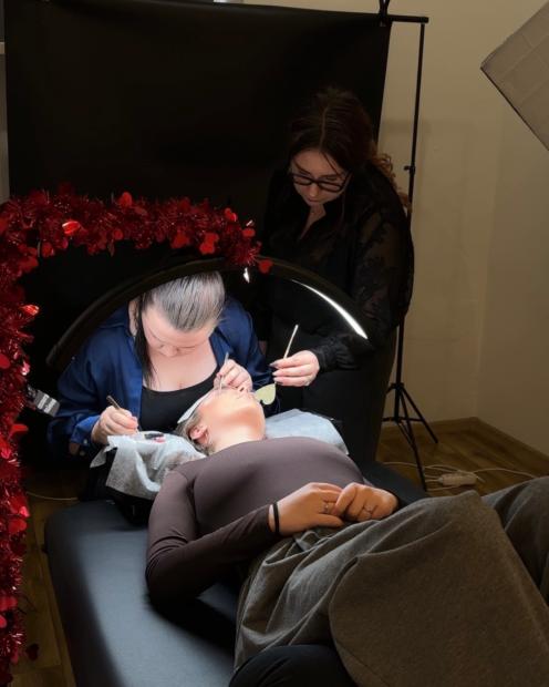 Klasyka na 5+ : Stylizacja rzęs metodą podstawową 1:1 2 DNI (możliwość dofinansowania)