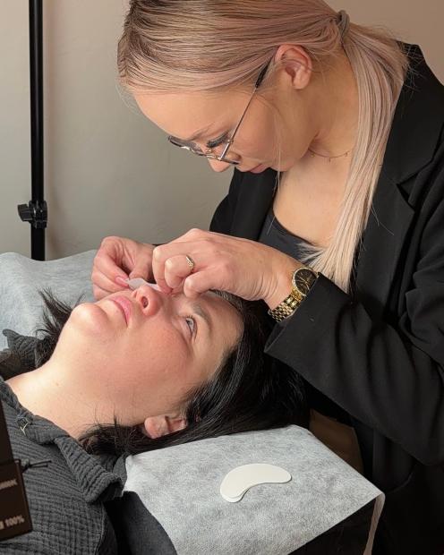 Klasyka na 5+ : Stylizacja rzęs metodą podstawową 1:1 2 DNI (możliwość dofinansowania)