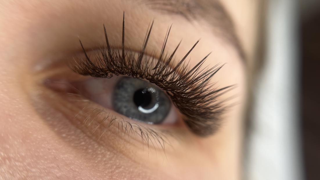 Niestandardowe stylizacje rzes