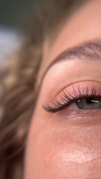 Idealne Stylizacja rzęs i brwi Daria Wojtasiak